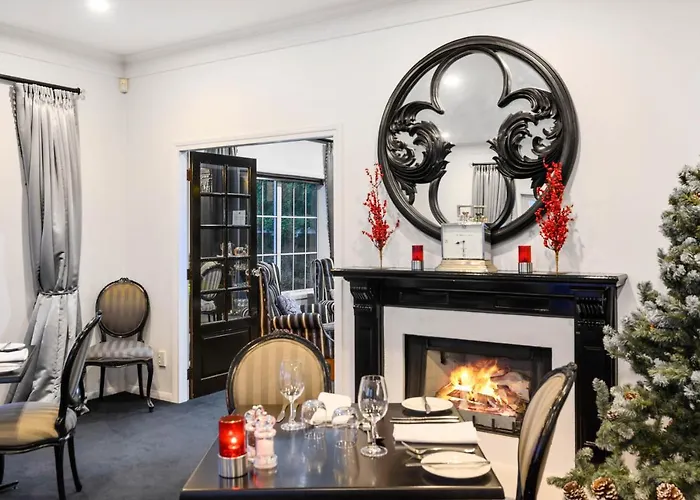 Hotel Black Swan Lakeside Boutique 5*