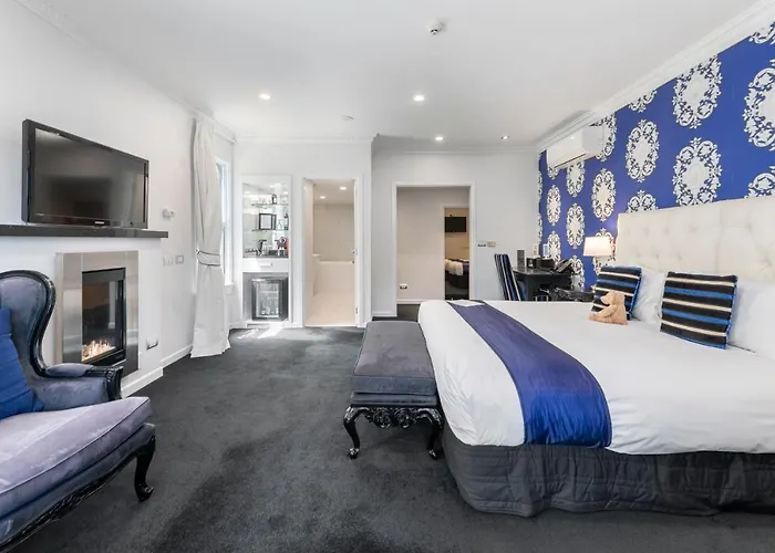 Black Swan Lakeside Boutique Hotel