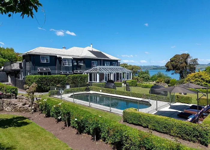 Black Swan Lakeside Boutique 5* Rotorua
