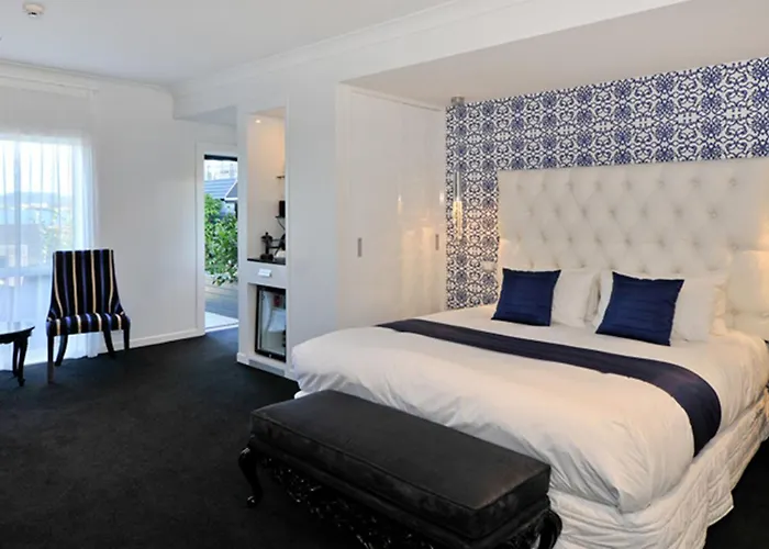 Black Swan Lakeside Boutique Hotel 5*