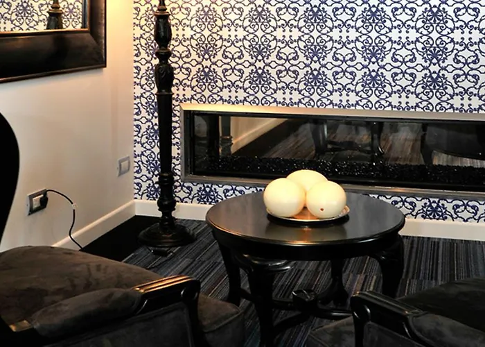 Black Swan Lakeside Boutique 5*