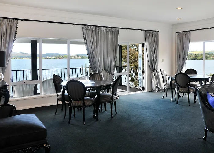 Black Swan Lakeside Boutique 5* Rotorua