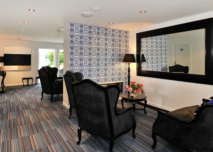 Hotel Black Swan Lakeside Boutique 5*