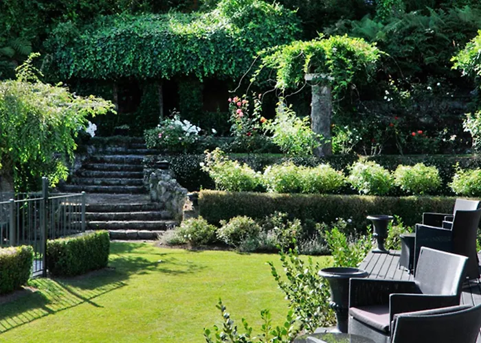 Hotel Black Swan Lakeside Boutique 5*