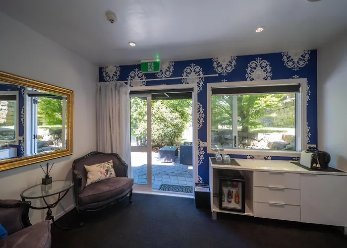 Black Swan Lakeside Boutique Hotel 5*